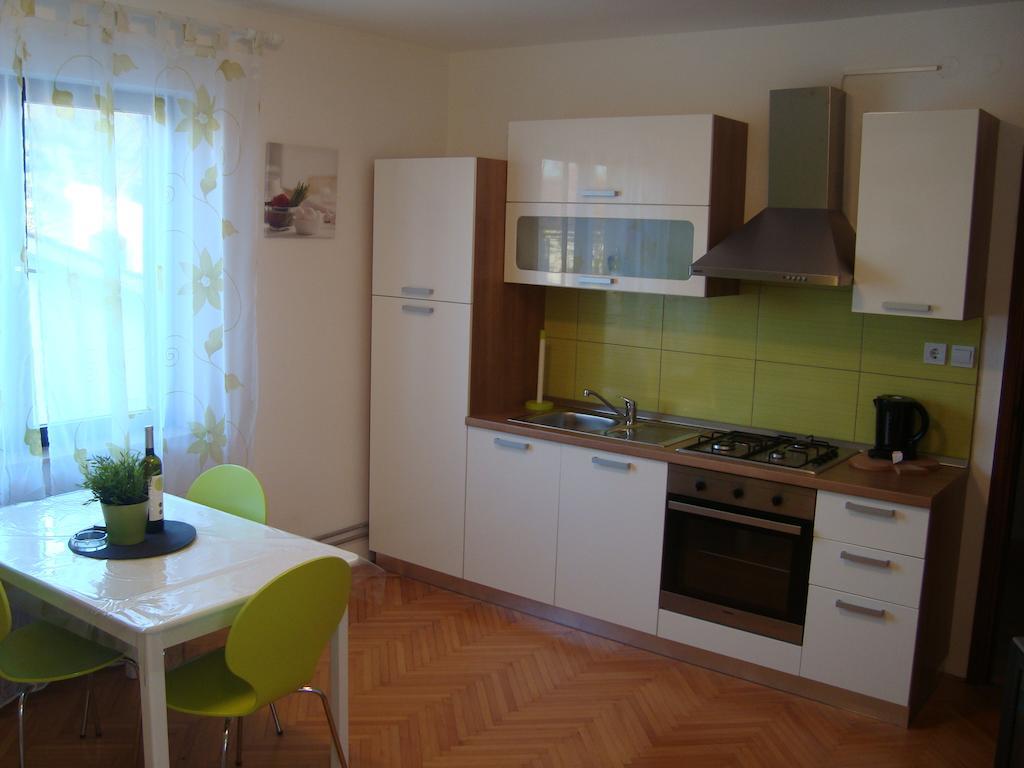 פורץ Apartments Peloza חדר תמונה