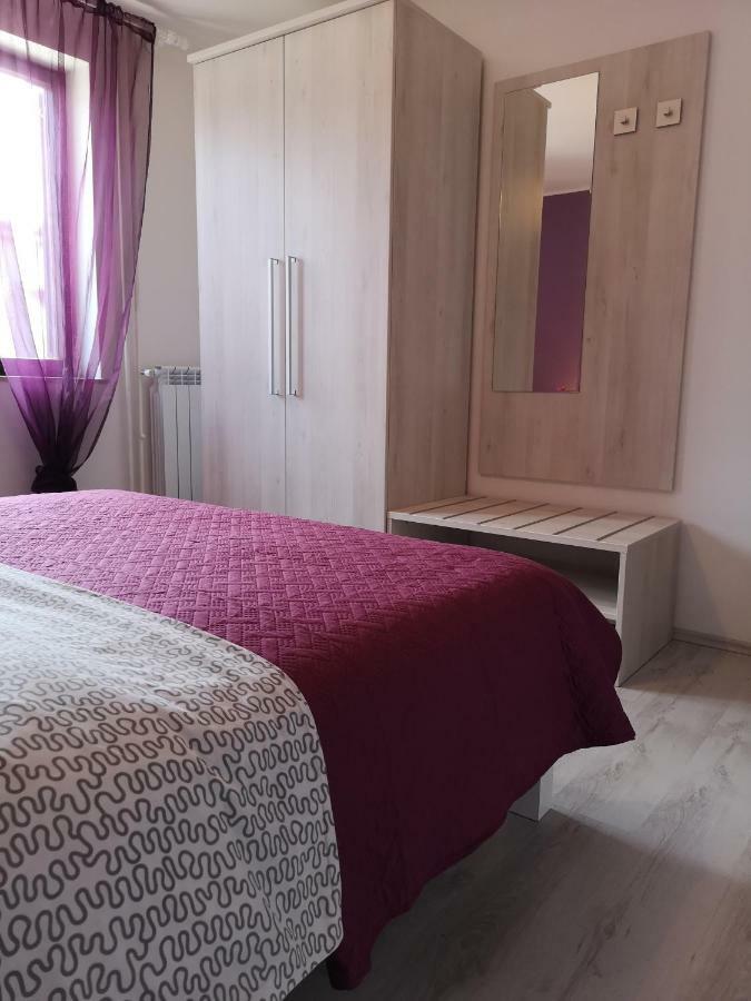 פורץ Apartments Peloza מראה חיצוני תמונה
